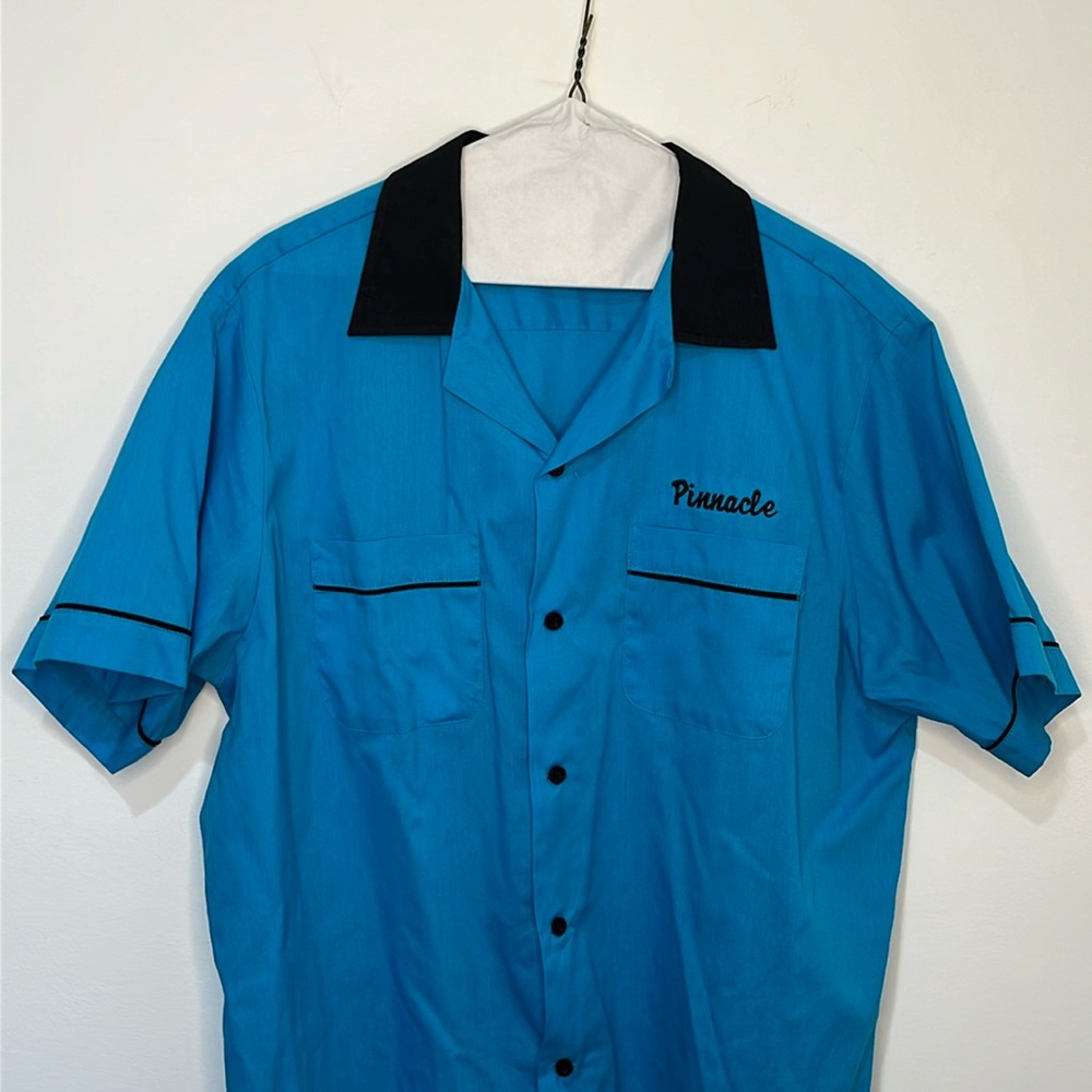 Men’s Blue and Black Hilton Bowling Retro Button up Short Sleeve Bowling Shirt